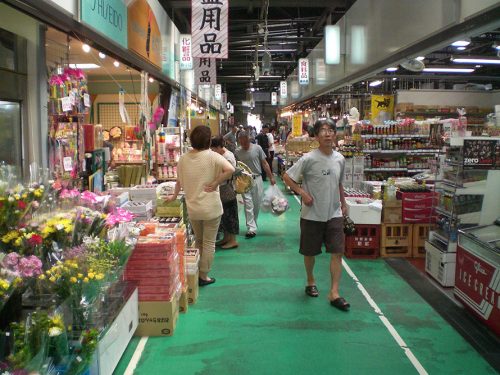 過去の盆市場内①